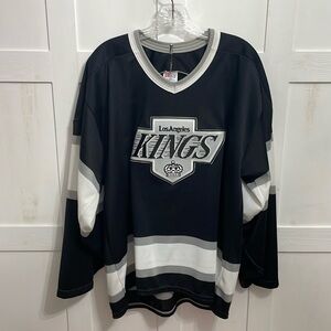 Vintage Los Angeles Kings hockey jersey - NWT - Size Large - CCM